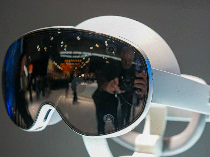 AI: Google's second time at bat with 'Smart Glasses'. RTZ #734